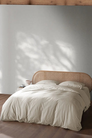 Stone handwoven stonewashed Turkish cotton duvet cover detail. Vintage-soft Denizli, OEKO-TEX. Vivamaison.
